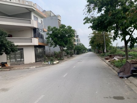 Bán đất TĐC Thạch Bàn, không lỗi phong thủy, vị trí trung tâm.