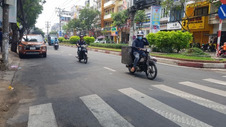 Cho thuê nhà nguyên căn MT đường Bầu Cát Đôi Quận Tân Bình. nhà 1 trệt 4 lầu ở trên có 9 phòng