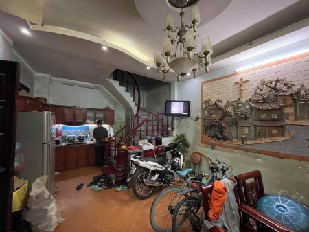 Cần bán nhà mặt phố Lê Hồng Phong, Ba Đình 50m2, 5 tầng