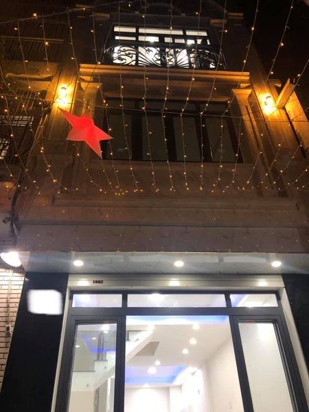 Cần bán căn nhà rất đẹp ở gần khu nhà 766A Lạc Long Quân, Phường 9, Quận Tân Bình. Giá 11 tỷ