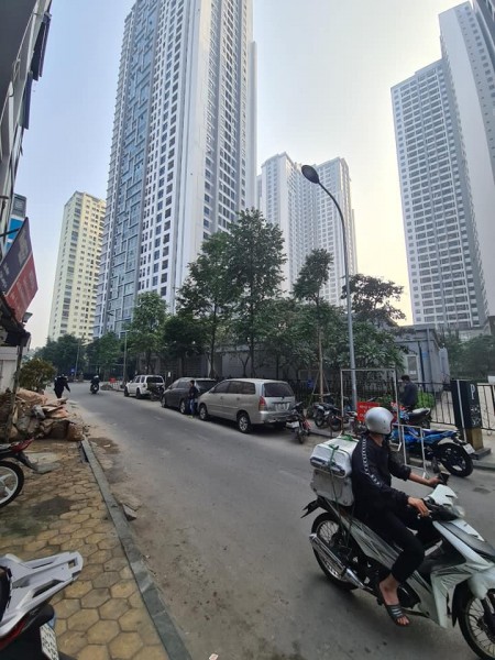 Bán đất đẹp Hồ Tùng Mậu, gần GOLDMARK City, ngõ nông, 30m Ô tô tránh, DT 78m2, giá 3.2 tỷ