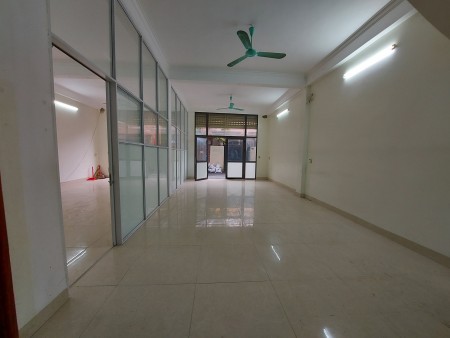 TRƯỚC NHÀ 2 Ô TÔ TRÁNH, PHÙ HỢP LÀM VĂN PHÒNG CÔNG TY - HIỆU SUẤT CHO THUÊ 50TR/THÁNG