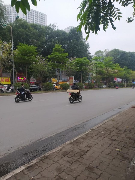 Phố Víp Trung Hòa Vỉa Hè Mặt Tiền Khủng 135/5 tầng chỉ 48 tỷ.
