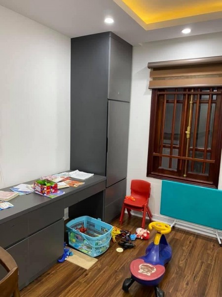 MÌNH CẦN BÁN NHÀ QUẬN NGỌC THỤY SỔ PHÂN LÔ 40m2 CHỈ 3.25 TỶ