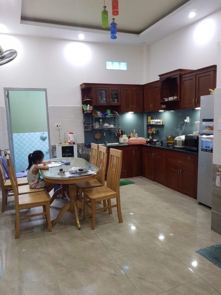 Nhà hẻm xe hơi 70m2 5x14m, 5 tỷ 4 Mã Lò, gần Bệnh Viện Bình Tân