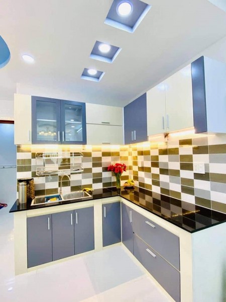 Bán nhà phố ngang 4m đường Cao Thắng, 39m2 Trung tâm Quận 10 KD sầm uất.