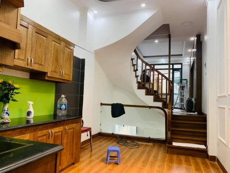 ÔTÔ Vào Nhà Trung tâm Mỹ Đình giá yêu 6.5 tỷ