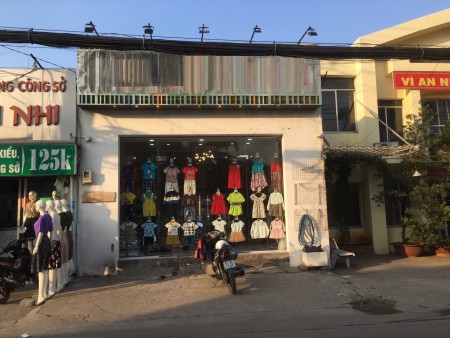 MT Đường Nguyễn Chí Thanh, _Gần trường học, ngân hàng