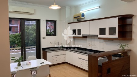 Cho thuê 2 căn chung cư mặt đường Trung Kính