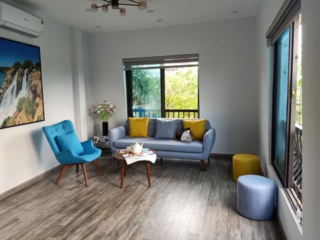 Bán gấp nhà Hoàng Quốc Việt lô góc ở ngay 45m chỉ 4 tỷ.