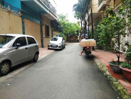 TRUNG TÂM ĐỐNG ĐA PHÂN LÔ Ô TÔ TRÁNH VỈA HÈ KINH DOANH, VĂN PHÒNG VÀI BƯỚC RA VƯỜN HOA 1/6