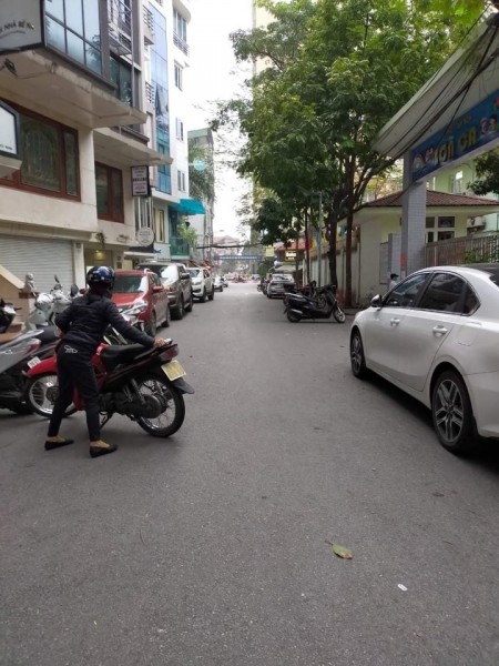 Bán nhà Hoàng Quốc Việt Cầu Giấy: 2 Mặt thoáng. Siêu đẹp, siêu hiếm