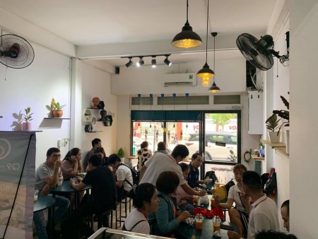 Cho thuê nhà ,MT Đường Trường Sa, P3 Tân Bình. nhà 1 trệt 3 lầu cầu thang cuối nhà(5x18m)