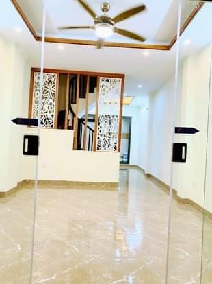 BÁN NHÀ 5 TẦNG 40M2 MỚI KOONG TRẦN KHÁT CHÂN Ở LUÔN GẦN Ô TÔ NGÕ THÔNG (HAI BÀ TRƯNG)40M2. 5T. 4MT 4.5 tỷ