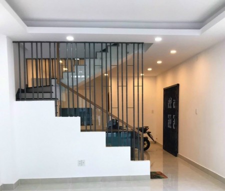 Nhà 4 tầng, có chỗ đậu ô tô, Lạc Long Quân, P.8, Tân Bình. 4,5 tỷ