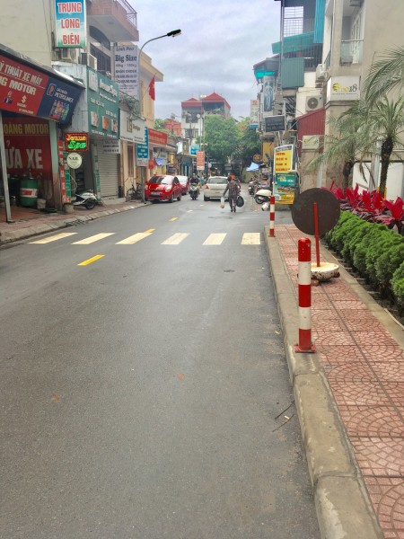 Bán đất phân lô 49m2. Ô tô đỗ cửa mặt tiền 3,9m. (Thần tài nhỏ). Giá 3 tỷ.