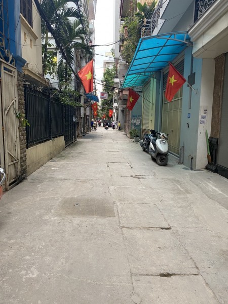 BÁN NHÀ LẠC LONG QUÂN,NHÀ CỰC ĐẸP, THANG MÁY, OTO VÀO NHÀ LH 0376557574