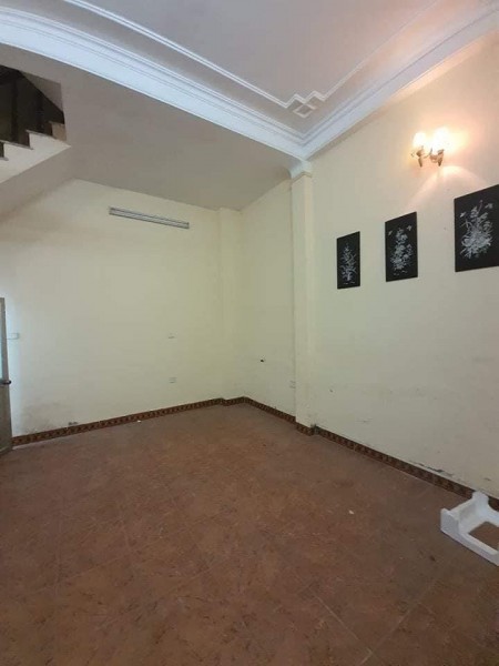 Bán Nhà Mặt Ngõ To Phố Minh Khai, Ô tô tránh, Kinh doanh, DT 30m2 x 4 Tầng x MT 5.4m Giá 4.5 Tỷ