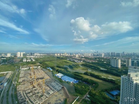 Căn 2PN Sunshine City, BC: Đông Nam, dt 80.5m2. View Sân Gôn Ban công Giá: 3,35 tỷ (bao phí) Full đồ gỗ