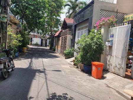 Nhà cho thuê nguyên căn đường Ba Vân, Quận Tân Bình. Nhà gồm trệt 2 lầu có sân thượng giá thuê 17tr/ tháng