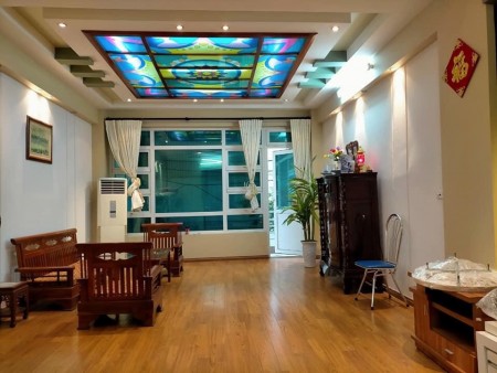 Nhà nguyên căn Vip Hoàng Cầu, gara o tô, 5m mặt hồ dt 81m2, giá 12.5 tỷ