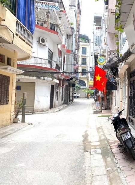 Bán nhà riêng Đường Huỳnh Thúc Kháng. Đống Đa. Vỉa hè, Kinh doanh, ô tô. nhỉnh 16 tỷ.