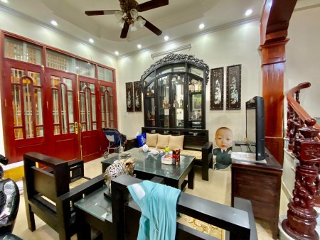 GIÁ ÊM NHÀ ĐẸP GARA 7 CHỖ Ô TÔ TRÁNH MẶT TIỀN KHỔNG LỒ VỈA HÈ RỘNG PHÂN LÔ Ở LUÔN ở Thanh Lương