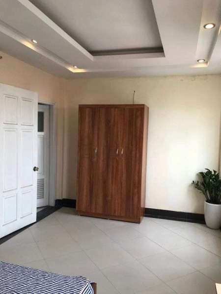 Hoàng Quốc viêt 64m 8 tầng thang máy giá nhỉnh 10 tỷ