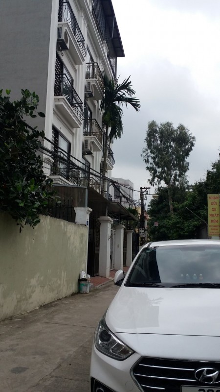 Bán gấp nhà riêng đường Bát Khối, Long Biên, 51.6m2 giá 4 tỷ