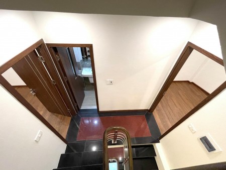 NHÀ 5 TẦNG MỚI KOONG NỘI THẤT XIN Ô TÔ CÁCH 50M KHU VỰC ĐANG PHÁT TRIỂN