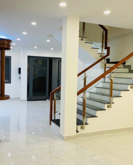Nhà rộng, ở và cho thuê. Trường Chinh, P.14, Tân Bình. 16 tỷ