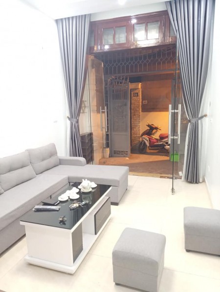 HIẾM ,Bán nhà Bắc Từ Liêm,40m2.4t ,4mt, 2.85 tỷ. 0988704005.
