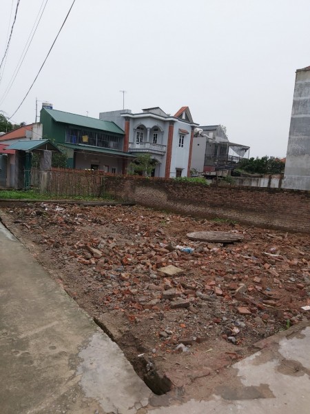 Đất thổ cư Ngọc Khám 127m2, 2 mặt tiền, đường bê tông 2 oto đi đc, sổ đỏ chính chủ ko qua môi giới