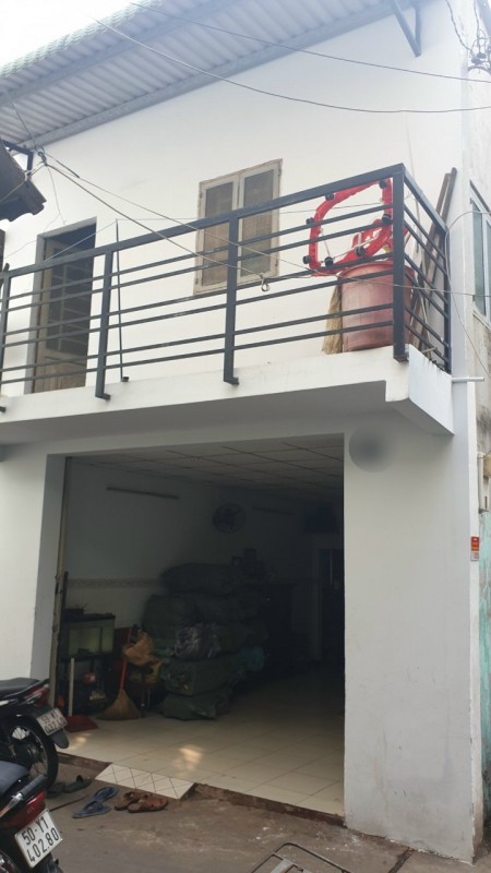 Cần tiền bán gấp nhà hẻm Lạc Long Quân, Phường 1, Quận 11
