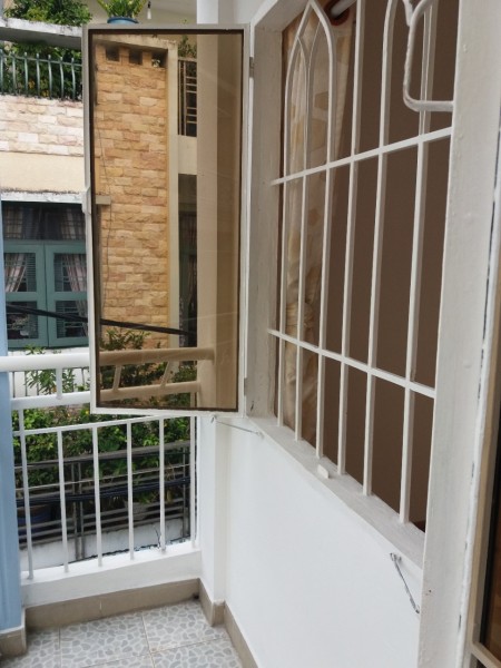 Cho thuê nhà đường Đồng Xoài gần chợ Hoàng Hoa Thám quận Tân Bình