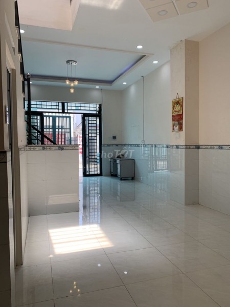 Cho thuê nhà nguyên căn sát trường THCS long trường . Q9 DT 91m2