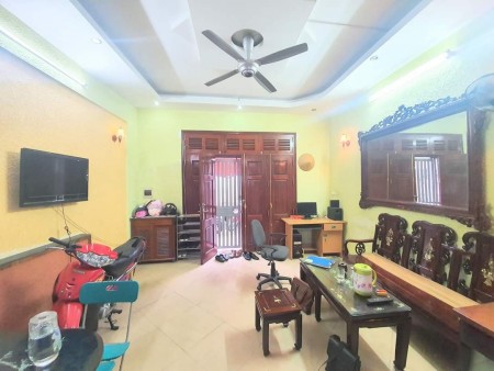 Bán nhà Trương Định 5 tầng 37m2, giá 3.8 tỷ - kinh doanh nhỏ