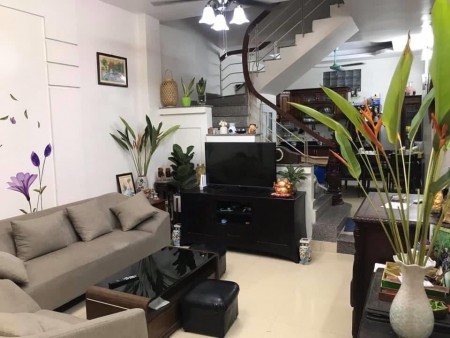 BÁN NHÀ HOÀNG HOA THÁM 45M 5 tầng mặt tiền 4m giá chỉ 4.8 tỷ