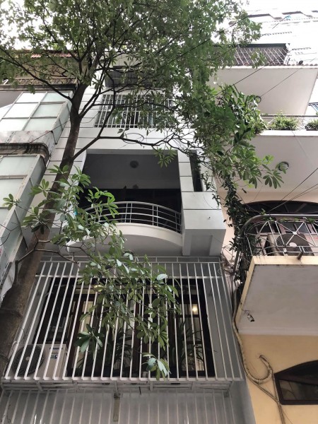 Siêu Hiếm Nhà Hoàng Diệu, Ngõ Ô Tô, Khu Vip, 50m2, MT 4m, 14.2 Tỷ, Lô Góc, Thoáng Mát