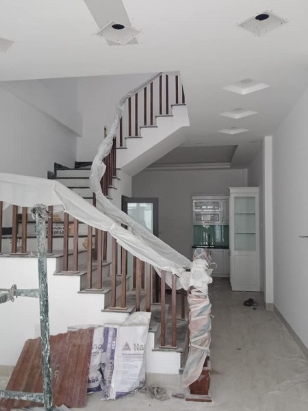 Bán nhà Ô Cách, 72 m2, 3 tầng, Ô TÔ ĐỖ SÂN NHÀ , 6 tỷ hơn