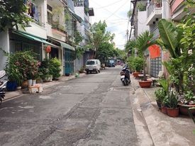 Nhà bán Thoại Ngoc Hầu Phú Thạnh Tân Phú 50m2 5 tầng chỉ nhỉnh 6 tỷ.