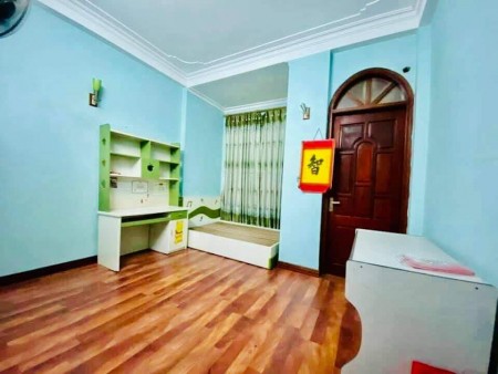 Chuyển nơi ở, cần bán lại căn mặt đường Trần Đăng Ninh, Hà Đông, DT 44 MÉT, MT 4 mét- 4 Tầng- 5,9 tỷ