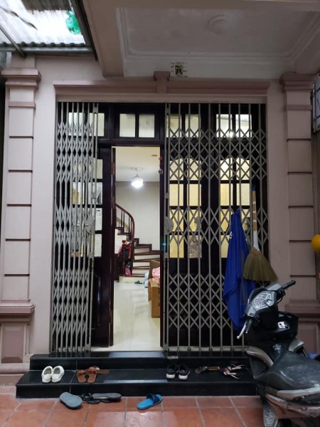 Nhà Sổ Đỏ Chính Chủ Phố Kim Mã, Vị Trí Đắc Địa Yên Tĩnh, 20M Ôtô đỗ Ngày Đêm. 5 Tầng 37m2 Chỉ 4tỷ.