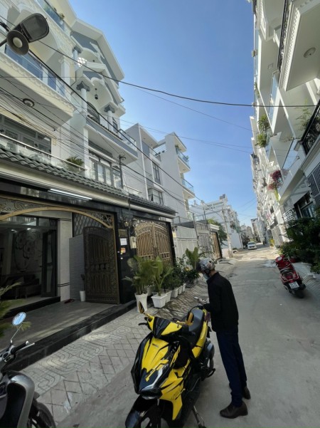 CHÍNH CHỦ CẦN BÁN NHÀ BIỆT THỰ LIỀN KỀ MỚI Ở HUỲNH TẤN PHÁT – NHÀ BÈ GIÁ CỰC KỲ ƯU ĐÃI.