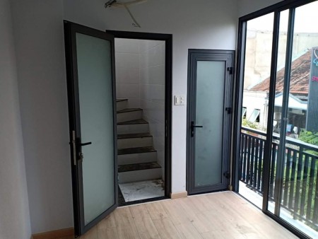 Bán nhà Q3 4Tỷ2 HXTải, DTSD 54m2. Xe 7 Chỗ quay đầu Cách MT chỉ 5m có HD Thuê 12Tr trong 2 Năm