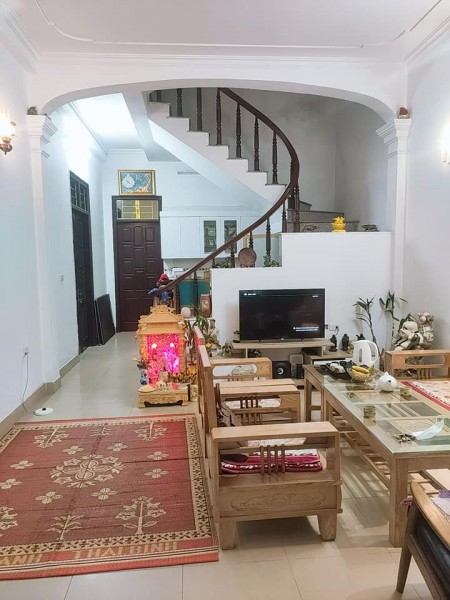 BÁN NHÀ phố Gia Thượng-Ngọc Thụy 85m2 MT hơn 5m, ô tô, full nội thất, hơn 5 tỷ. 0977611089