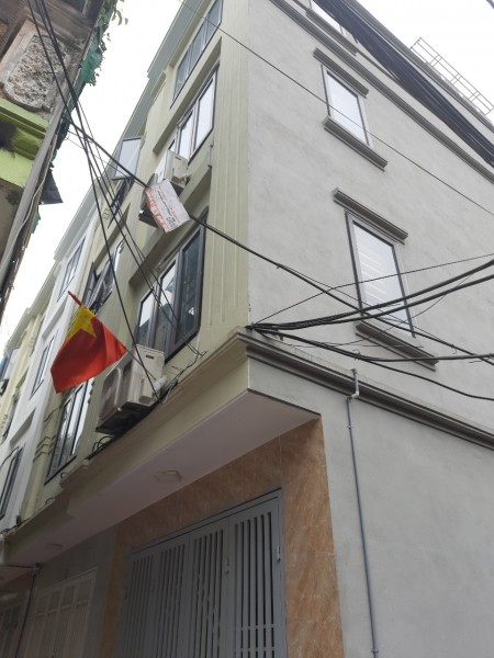 Cần bán nhà Ngọc Thụy,Long Biên 30m2,4 tầng,mặt tiền 3,7m, 2.6 tỷ.