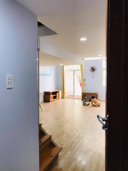 Tôi cần bán căn hộ Hưng vượng 1 DT 84m2 Nguyễn Văn Linh