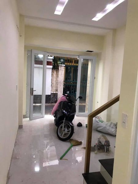 Chính chủ cần bán gấp căn nhà mặt tiền đẹp tại đường Võ Thành Trang, P11, Q Tân Bình.