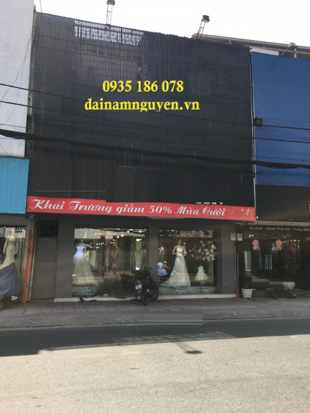 Mặt Tiền Sầm uất đường Tân Hương dt: 10.5 x 28 - suốt 2L